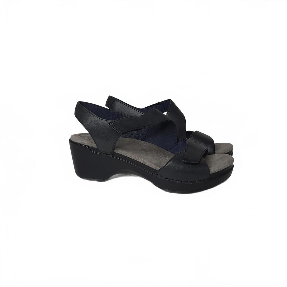 Dansko Women's Black Leather‎ Sandal Size 40